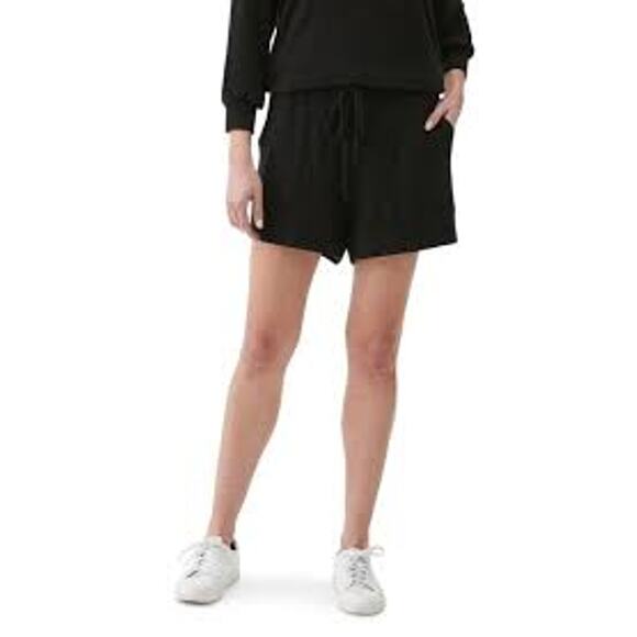 MICHAEL STARS Parker Pocket Drawstring Shorts in Black 2163-BLK - Picture 1 of 7